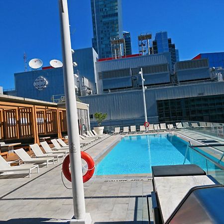 Upscale Suite At Cn Tower, Metro Convention & Rogers Centre Торонто Екстериор снимка