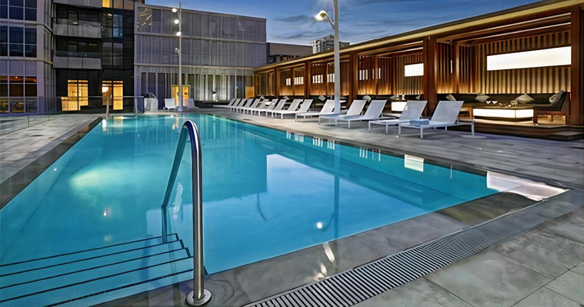 Upscale Suite At Cn Tower, Metro Convention & Rogers Centre Торонто Екстериор снимка