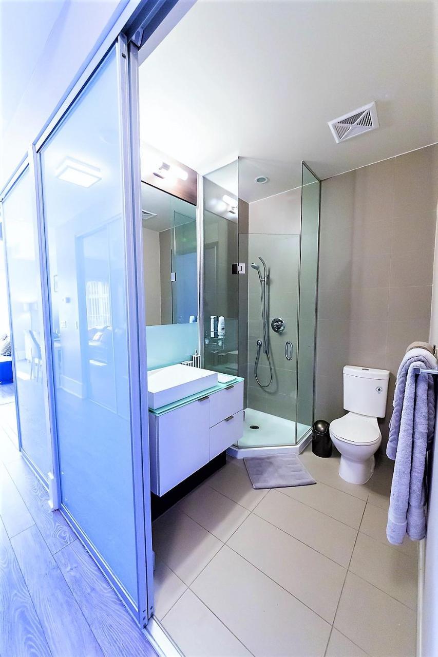 Upscale Suite At Cn Tower, Metro Convention & Rogers Centre Торонто Екстериор снимка