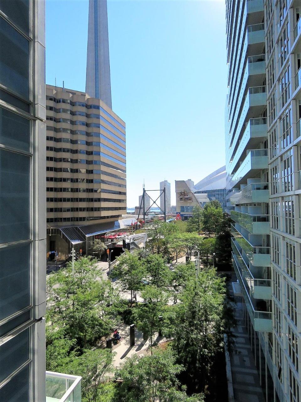 Upscale Suite At Cn Tower, Metro Convention & Rogers Centre Торонто Екстериор снимка