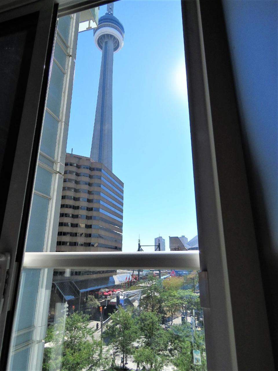 Upscale Suite At Cn Tower, Metro Convention & Rogers Centre Торонто Екстериор снимка