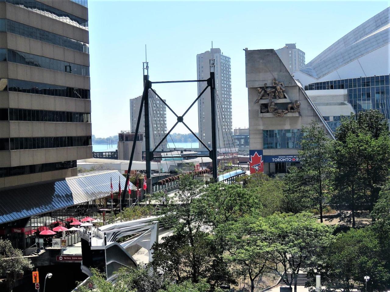 Upscale Suite At Cn Tower, Metro Convention & Rogers Centre Торонто Екстериор снимка